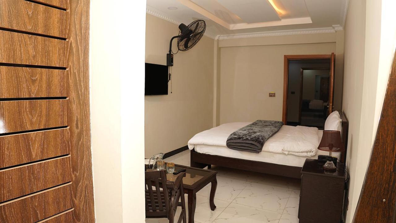 Grand Taj Hotell Murree Eksteriør bilde